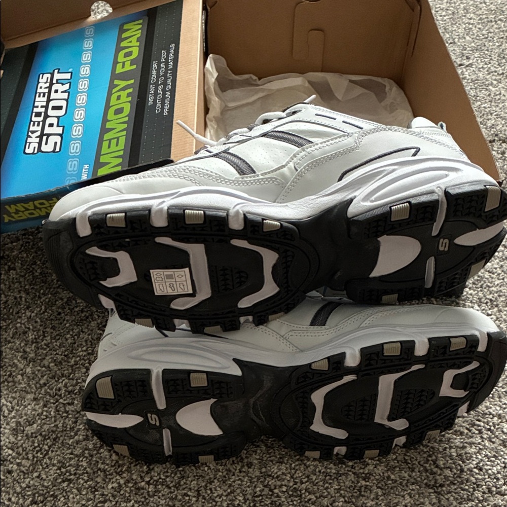 Skechers White and Black Memory Foam Shoes.  Wide Fit
